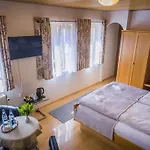 Guest house Gaestehaus Und Cafe Zur Silbernen Kanne Rothenburg ob der Tauber