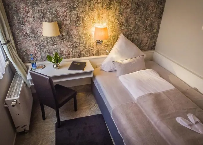 Гостевой дом Gaestehaus Und Cafe Zur Silbernen Kanne