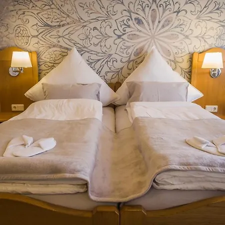 Vendégház Gaestehaus Und Cafe Zur Silbernen Kanne