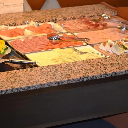 Vendégház Gaestehaus Und Cafe Zur Silbernen Kanne
